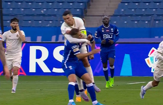 Cristiano Ronaldo choke against an opponent