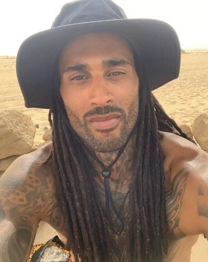Armand Traore changed his hairstyle