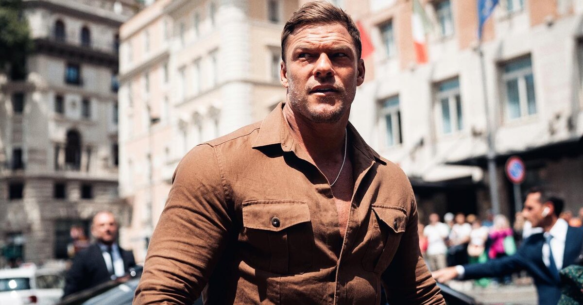 American muscle giant Alan Ritchson, at the age of 40, underwent testosterone therapy to gain 13 kg of muscle: this is how it happened